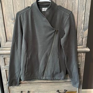 Athleta asymmetric zip top in dark gray/green. EUC